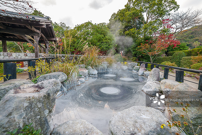 别府地狱：鬼石坊主地狱图片素材