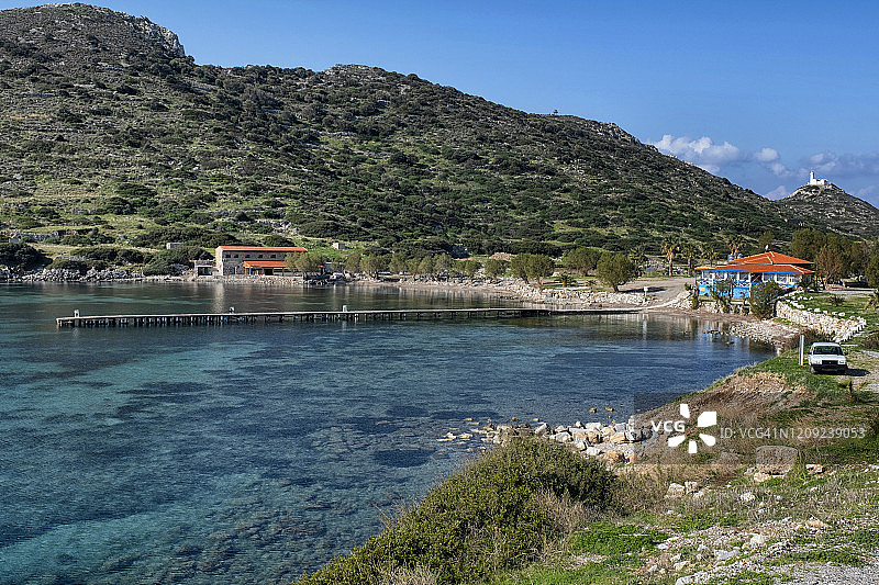 阳光明媚的代特恰半岛上的克尼多斯港图片素材