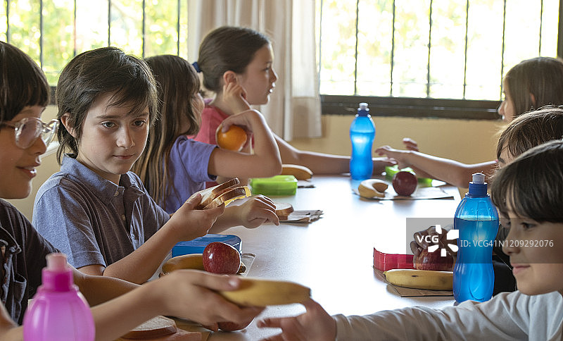 学校食堂图片素材