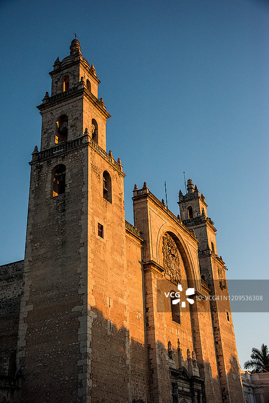 梅里达大教堂图片素材