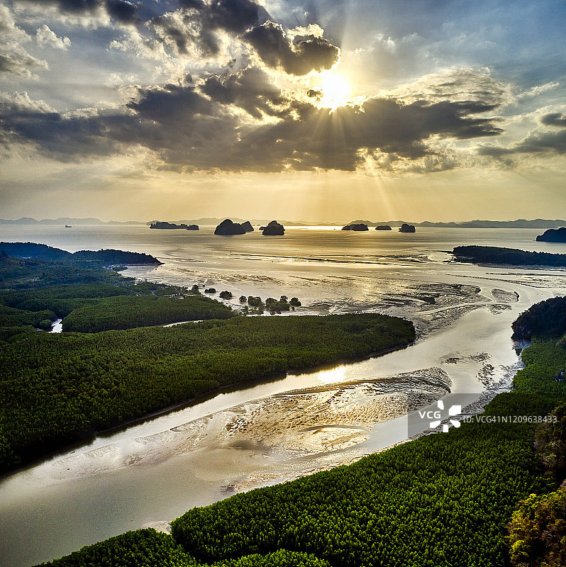 泰国攀牙湾的河口图片素材