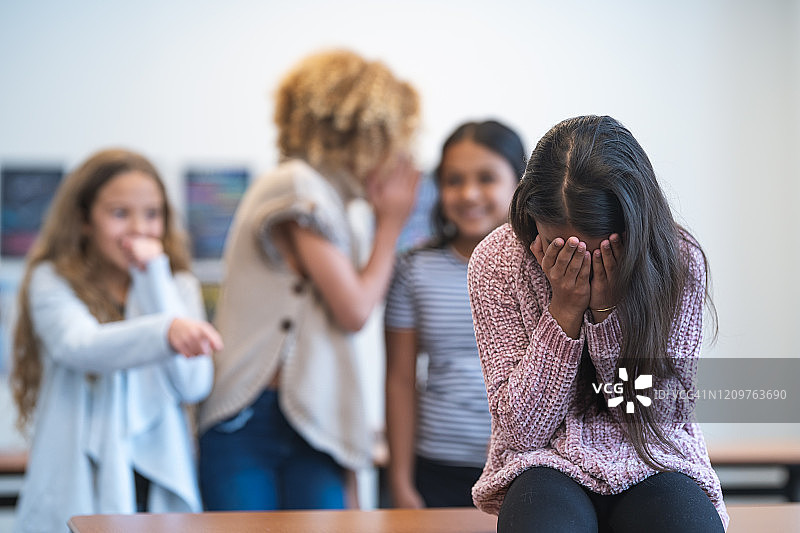 小学生被同学欺负图片素材