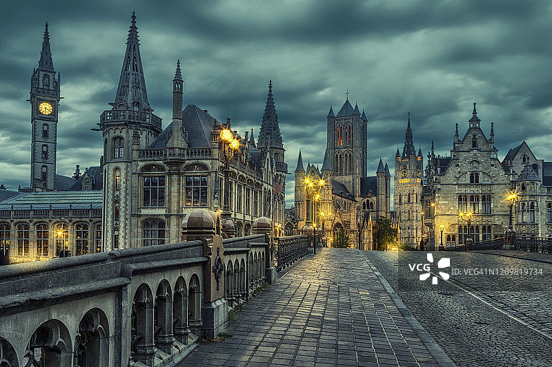 比利时根特城市景观，摄于圣米歇尔桥图片素材