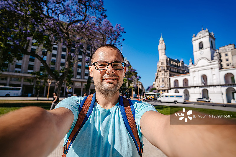 游客在五月广场自拍图片素材