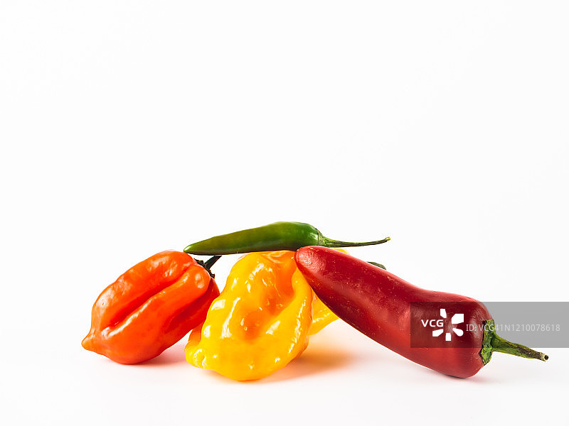 辣味辣椒，白色背景图片素材