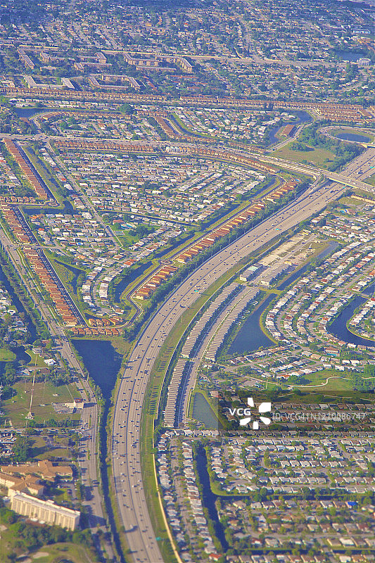 住宅区高速公路航拍图片素材