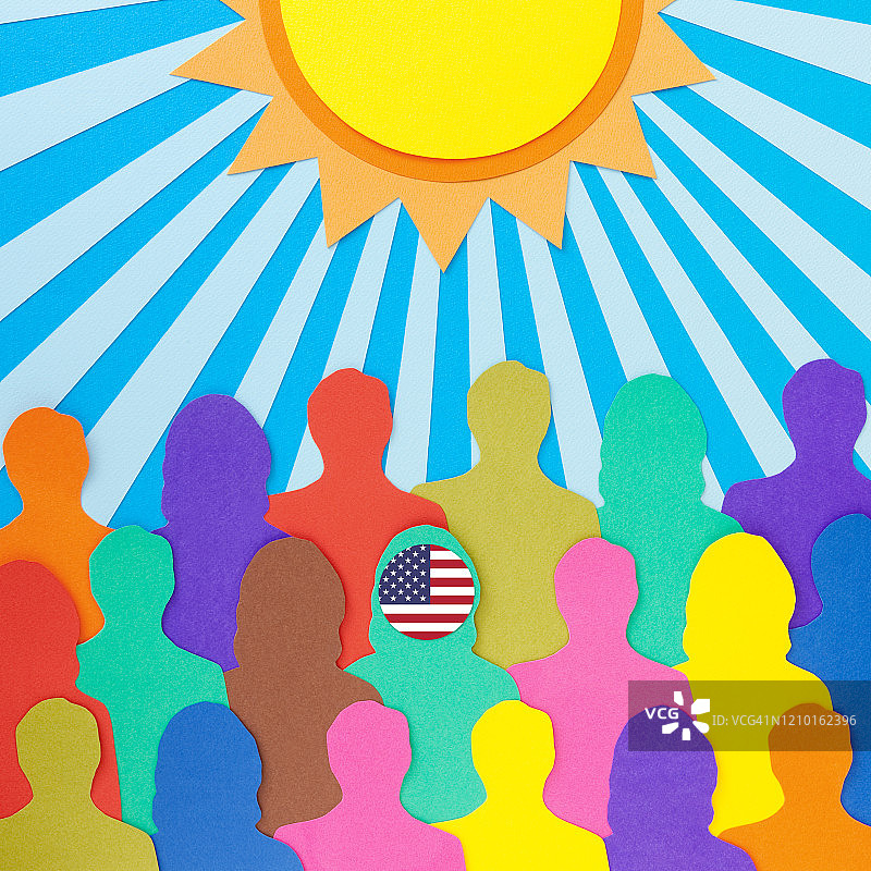 阳光下的美国女性图片素材