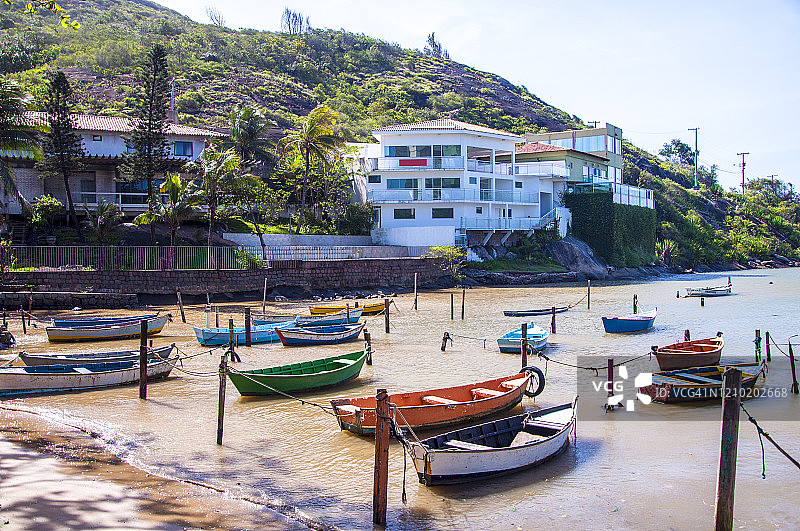 巴西维拉维利亚的海景、船只和房屋图片素材