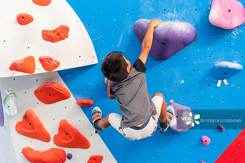 儿童攀岩图片素材