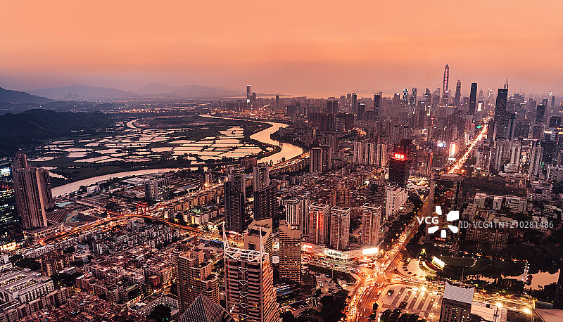 中国深圳的摩天大楼和天际线图片素材