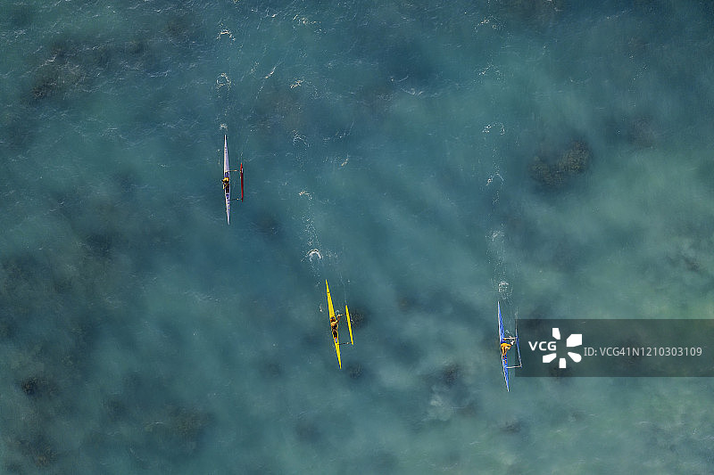 夏威夷大岛威科洛亚地区附近，单体支架独木舟比赛鸟瞰图图片素材