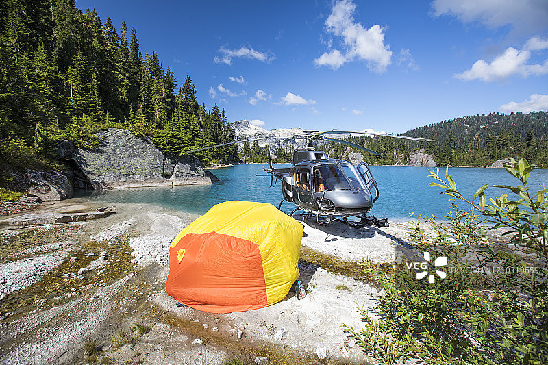 直升机顾客测试紧急避难帐篷图片素材