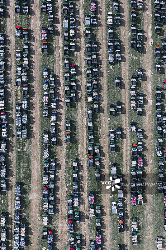 美国佐治亚州高尔夫球车排列航拍视角图片素材