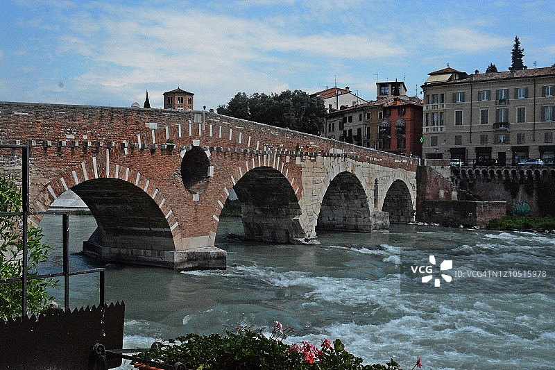意大利维罗纳彼得拉桥图片素材