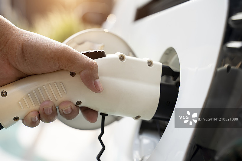 电动汽车的充电电池图片素材