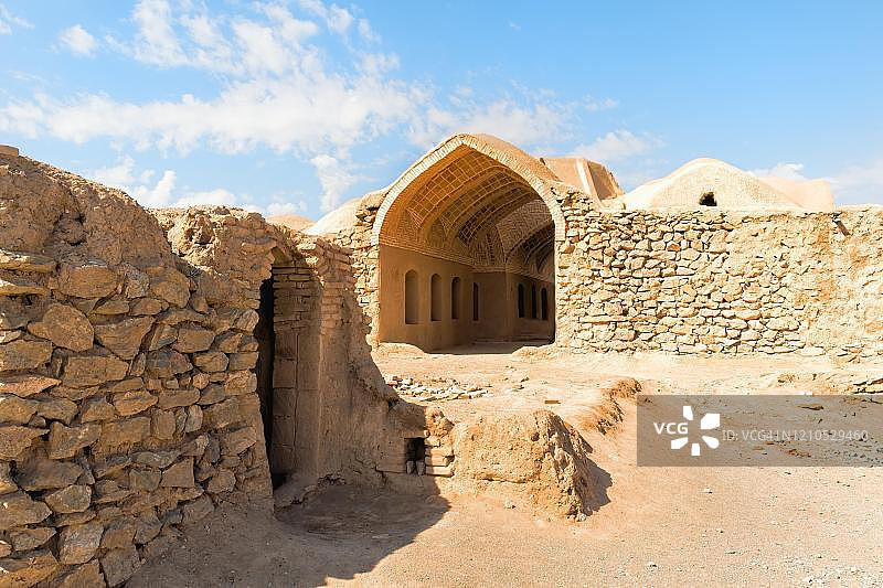 伊朗亚兹德达赫梅祆教寂静塔附近祭祀建筑遗址图片素材