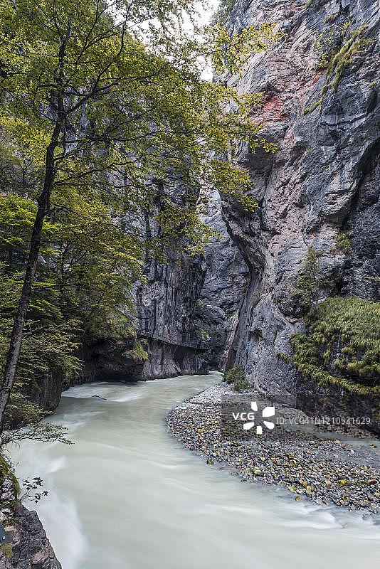 瑞士伯尔尼高地阿勒河峡谷图片素材