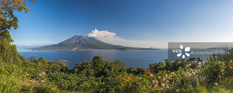 从仙岩园观看樱岛火山图片素材