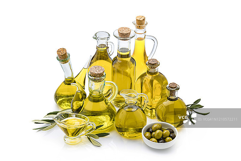白色背景上隔离的橄榄油瓶合集图片素材