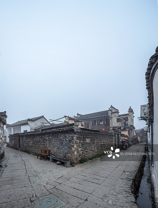中国安徽省黄山市宏村的古建筑图片素材