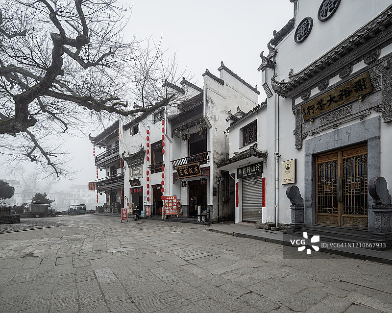 中国安徽省黄山市宏村的古建筑图片素材