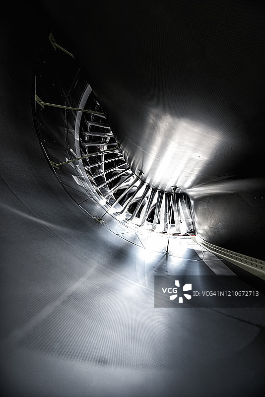 巨型涡轮喷气发动机图片素材