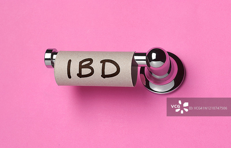 炎症性肠病，空的卫生纸卷架图片素材