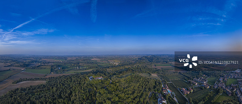 索尔费里诺山地景观图片素材