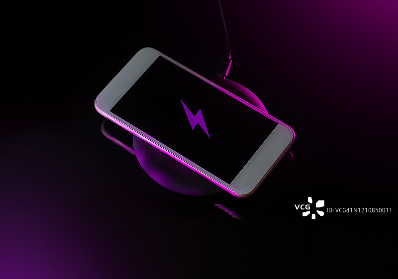 无线充电智能手机图片素材