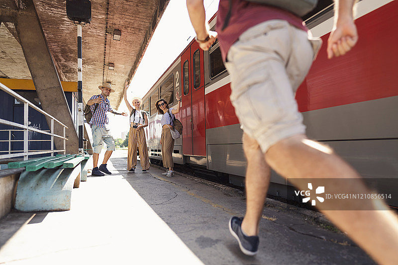 在最后一刻图片素材