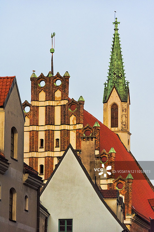 老城区的圣约翰教堂和黑头宫图片素材