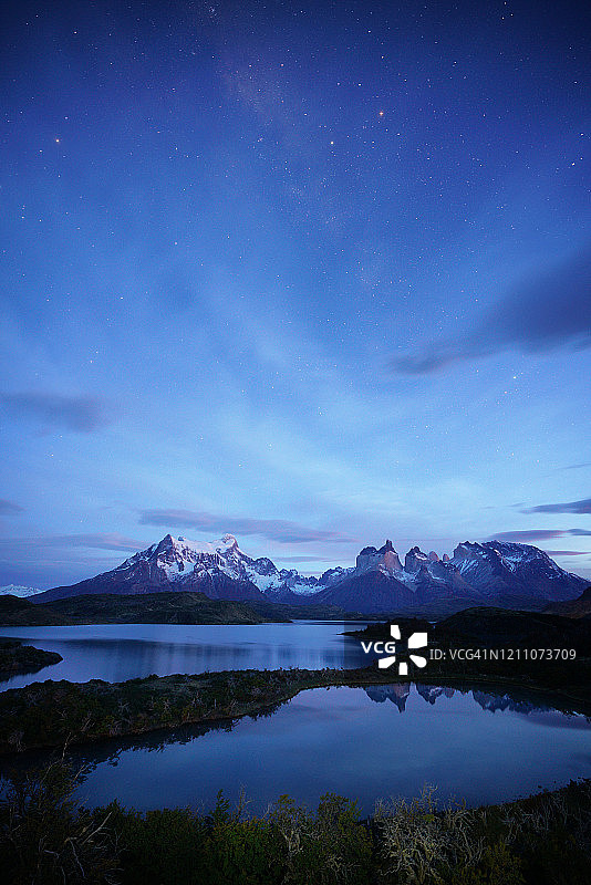 星空下的百内国家公园山脉，巴塔哥尼亚，智利图片素材