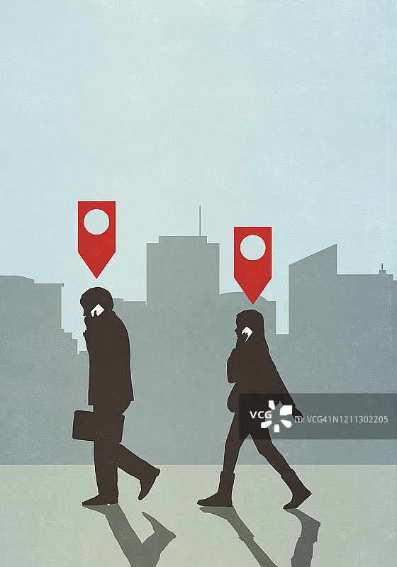 地图图钉图标，商务人士在城市中使用智能手机交谈图片素材