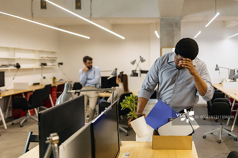 他在这里的时光已经结束图片素材