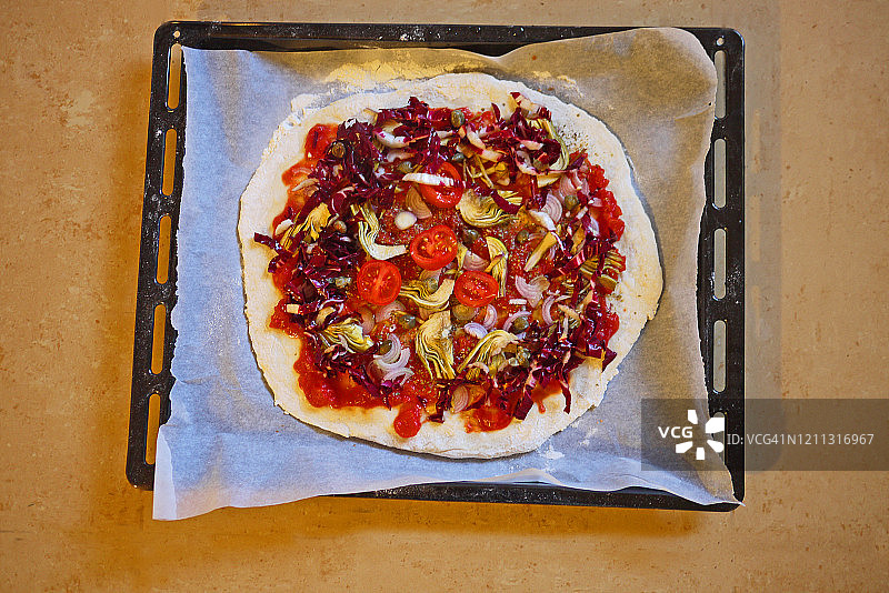 待烤蔬菜披萨图片素材
