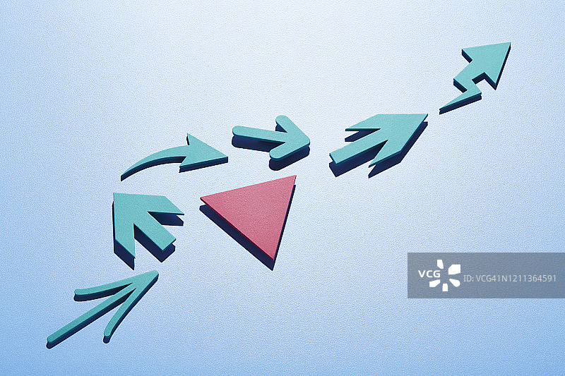 一组箭头绕过障碍物向上移动图片素材