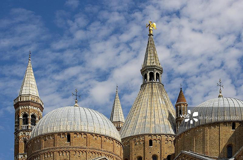 圣安东尼大教堂的穹顶和钟楼，意大利威尼托帕多瓦省图片素材