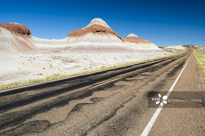 沙漠公路图片素材