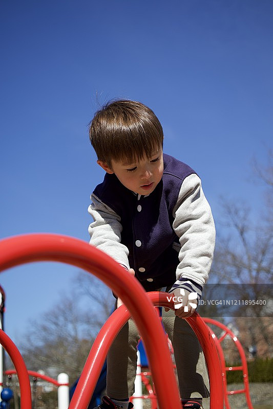 亚裔儿童玩耍图片素材