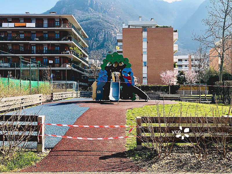 疫情下的游乐场图片素材