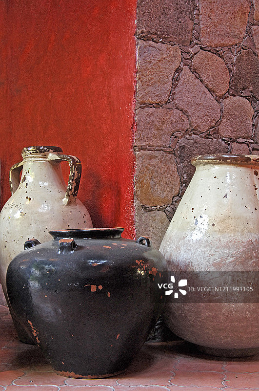 墨西哥圣米格尔德阿连德的拉斯奥拉斯橄榄油罐图片素材