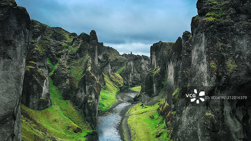 冰岛Fjaðrárgljúfur峡谷图片素材