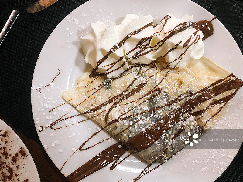 奶油榛子可可酱可丽饼图片素材