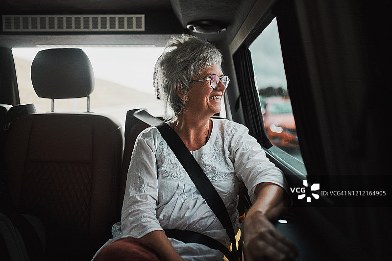 现在是去看看世界的时候了图片素材