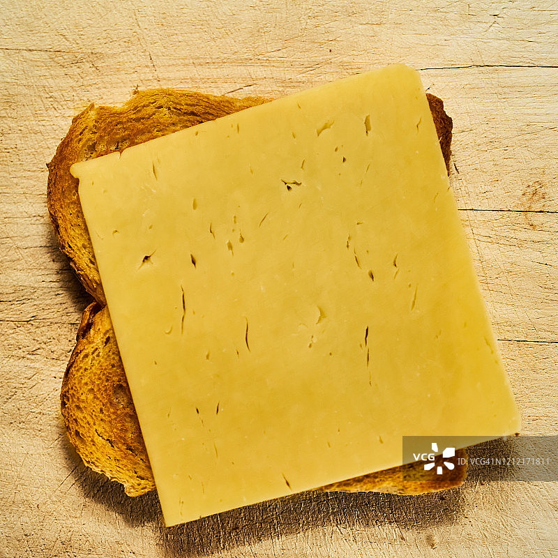 金黄色炸吐司，配切达奶酪图片素材