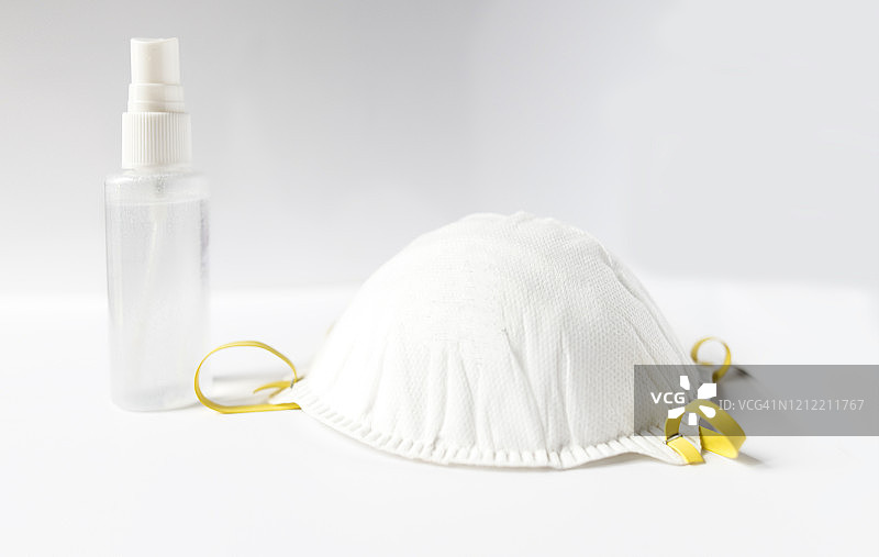 洗手液和防尘口罩图片素材
