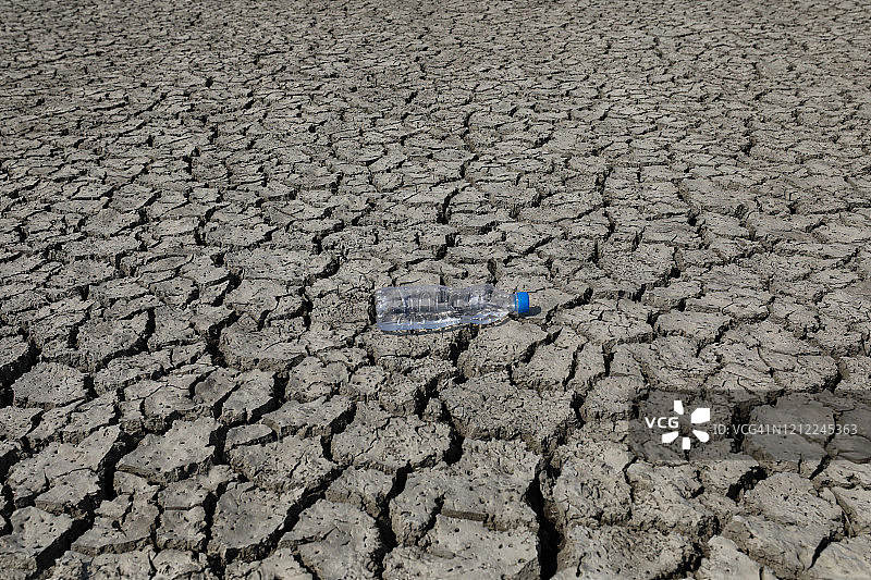 天气干旱与水危机图片素材