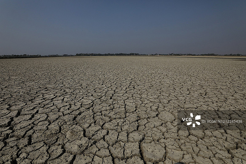 天气干旱与水危机图片素材