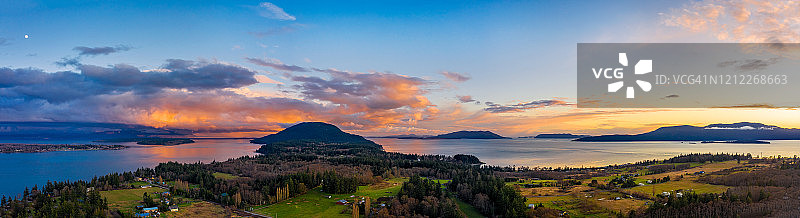 华盛顿州拉米岛的月出全景图片素材