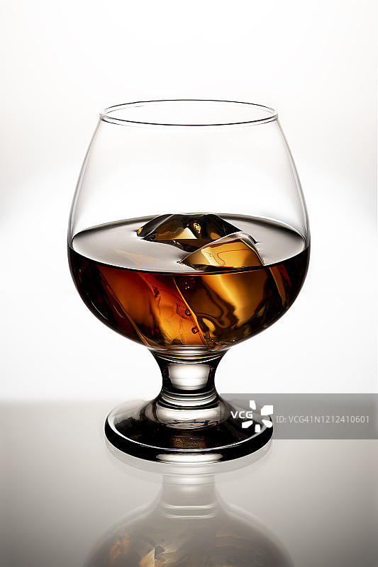 加冰威士忌图片素材